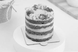 Salted Caramel & Almond Praline Mini Cake (vegan & Gluten-free)