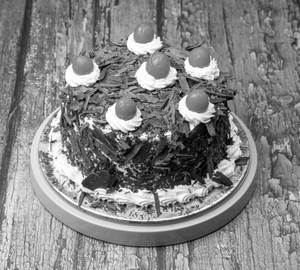 Black Forest Eggless Cake
