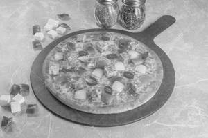Schezwan Paneer Pizza