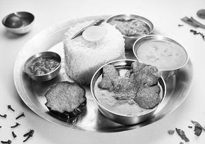 Chicken Kosha Thala (2pcs)