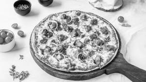 Butter Paneer Pizza