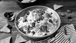 Cheesy Nachos With Jalapeno & Olives Nachos