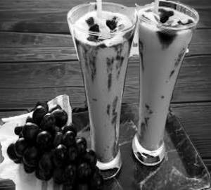 2 Blackcurrant Oreo Shakes