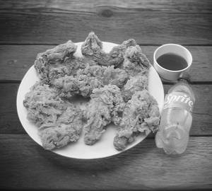 Hot crispy legs 4 pcs + hot crispy chest 4 pcs + 500 ml cold drinks