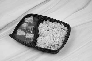 Fried Rice + Chilli Paneer Gravy[4 Pieces]