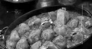 Punjabi Aloo Matar [250 Grams]