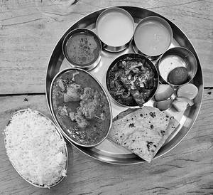 Chicken & Mutton Thali