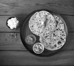 Aloo Pyaz Paratha (2 Pcs)