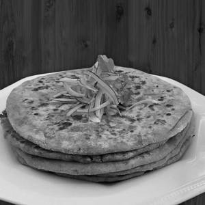 Pyaaz Ka Paratha [2 Pieces]