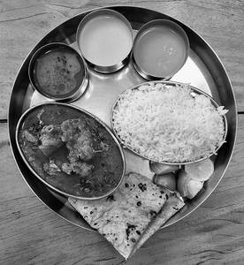 Solo Chicken Thali