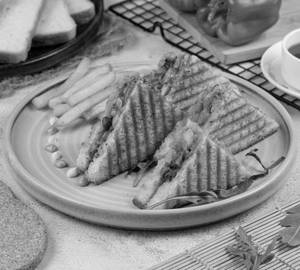 Chicken Tikka & Red Onion Sandwich