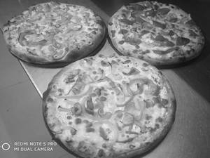 3 Double Toppin Pizza Combo