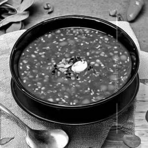 Spinach & Roasted Garlic Moringa Lentil Soup