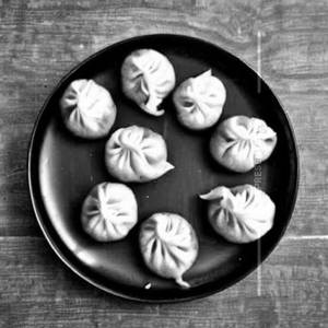 Tandoor Paneer Chatpati Momos