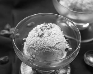 Green pista ice cream [1 scoop]