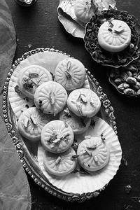 Milk peda
