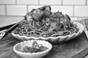 Noodles With Chilli Paneer Gravy Bowl