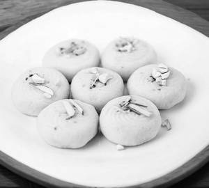 Kesar Malai Peda {250Gm}
