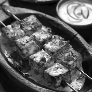 Paneer Lahsuni Tikkaer LAHSUNI Tikka[ 6psc]