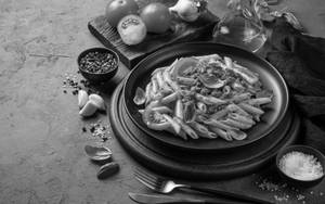 Classic Red Sauce Pasta
