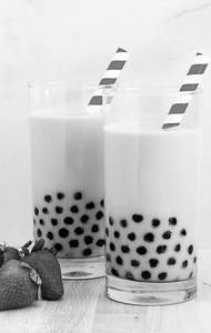 STRAWBERRY SHAKE