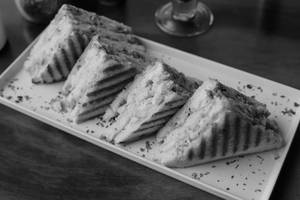 3 Tier Chicken Club Sandwich (300G)