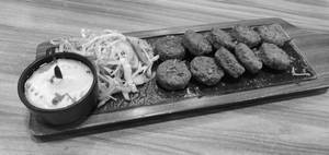 Falafel Kebab(with Hummus)