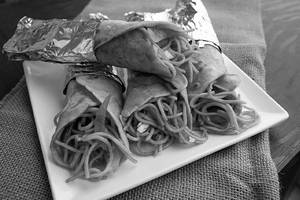 Veg chowmein roll