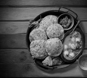 Ajwain Puri With Sabji (6 Pcs)