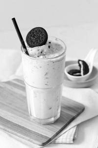 Oreo Crispy Milk Shake