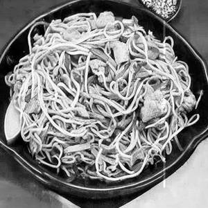 Indo Chicken Hakka Noodles