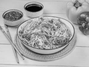 Veg Hakka Noodles (1000 Ml)