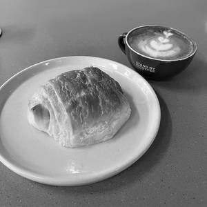 Pain Au Chocolat Croissant + Cappuccino