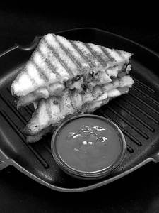 Cheesy Egg Sandwich