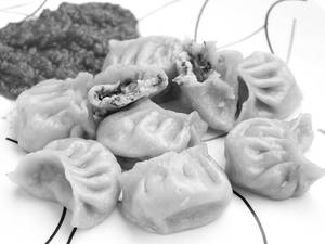 Veg Fried Momos [ 8 Pieces ]