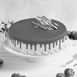 Strawberry cake 1 Kg + (1/2 Kg Free)