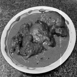 Chicken in almond sauce