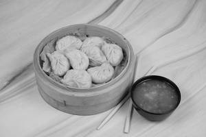 Veg Schezwan Momo [8 Pcs]
