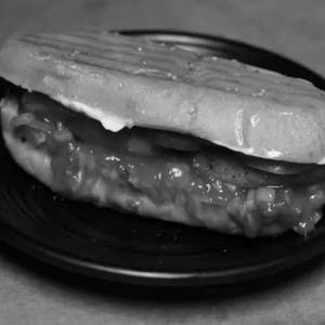 Paneer Hot Dog (Serve 1 )