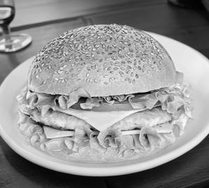 Peri peri paneer burger
