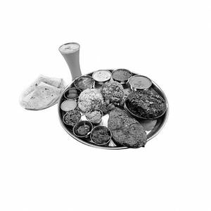 Surmai Tawa , Chicken , Prawns Combination Thali