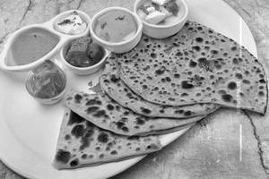 Paneer Paratha [ Desi Ghee ]