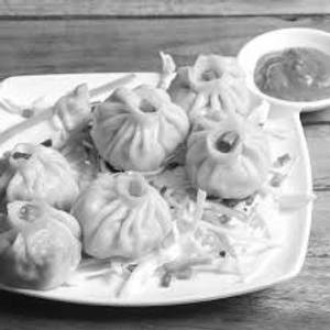 Veg Steamed Momos [10 Pieces]
