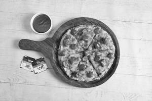 Makhni Paneer Pizza