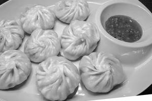 Veg Steam Momos (6 Pieces)