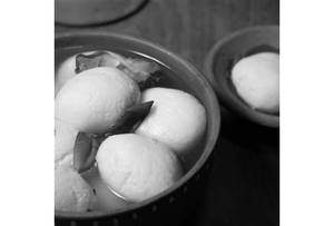 Sponge rasgulla (2 pc)