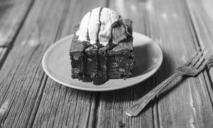 Fudge Brownie With Ice Cream
