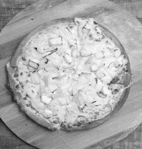 Onion and Paneer Pizza