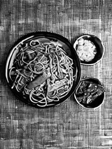 Chilli Garlic Noodles [Chicken]