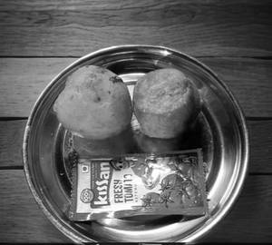 Bread Aloo Pakoda (2 Piece)